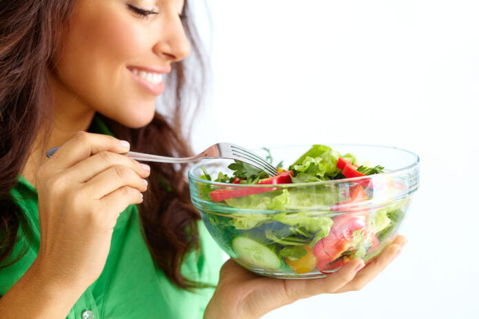 There are numerous benefits of eating a healthy diet