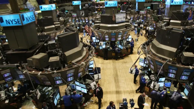 El mercado de acciones se desploma: cambio sin precedentes en el mercado en medio del informe de empleos