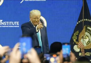Presidente Trump habla en la Cumbre FII en Miami sobre inversión y estrategia económica